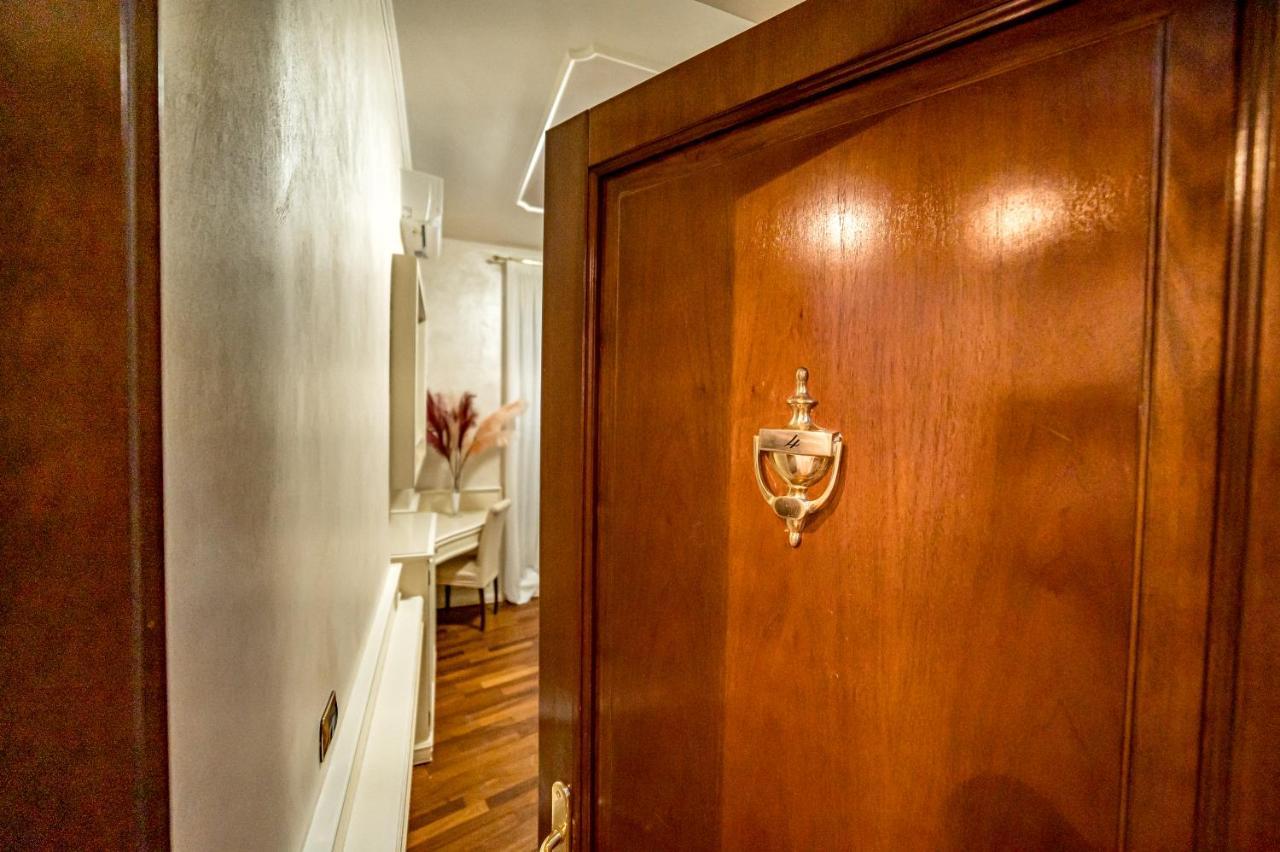 רומא Downtown Luxury B&B - Termini Train Station מראה חיצוני תמונה
